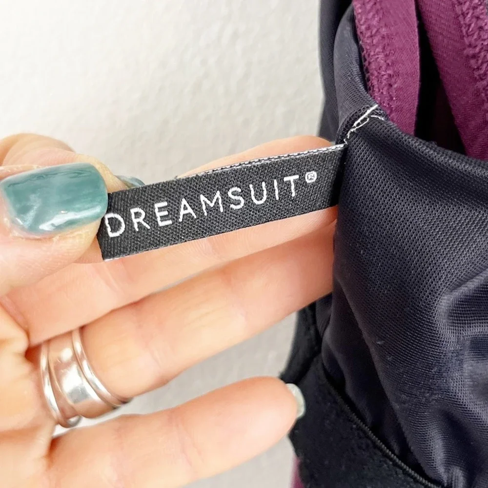 Dreamsuit reposhing this