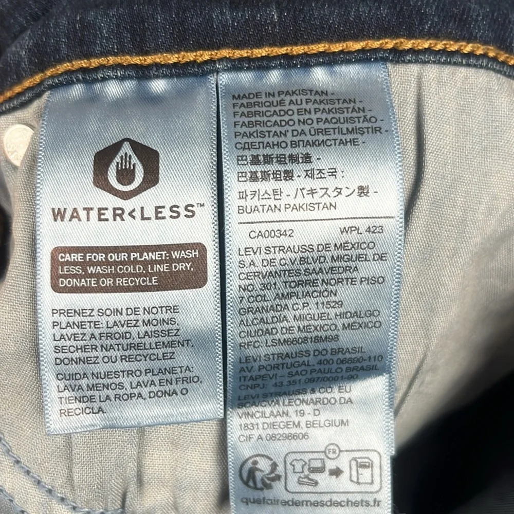 NWT Levi's Womens Boyfriend Fit Jeans‎ - SZ 34