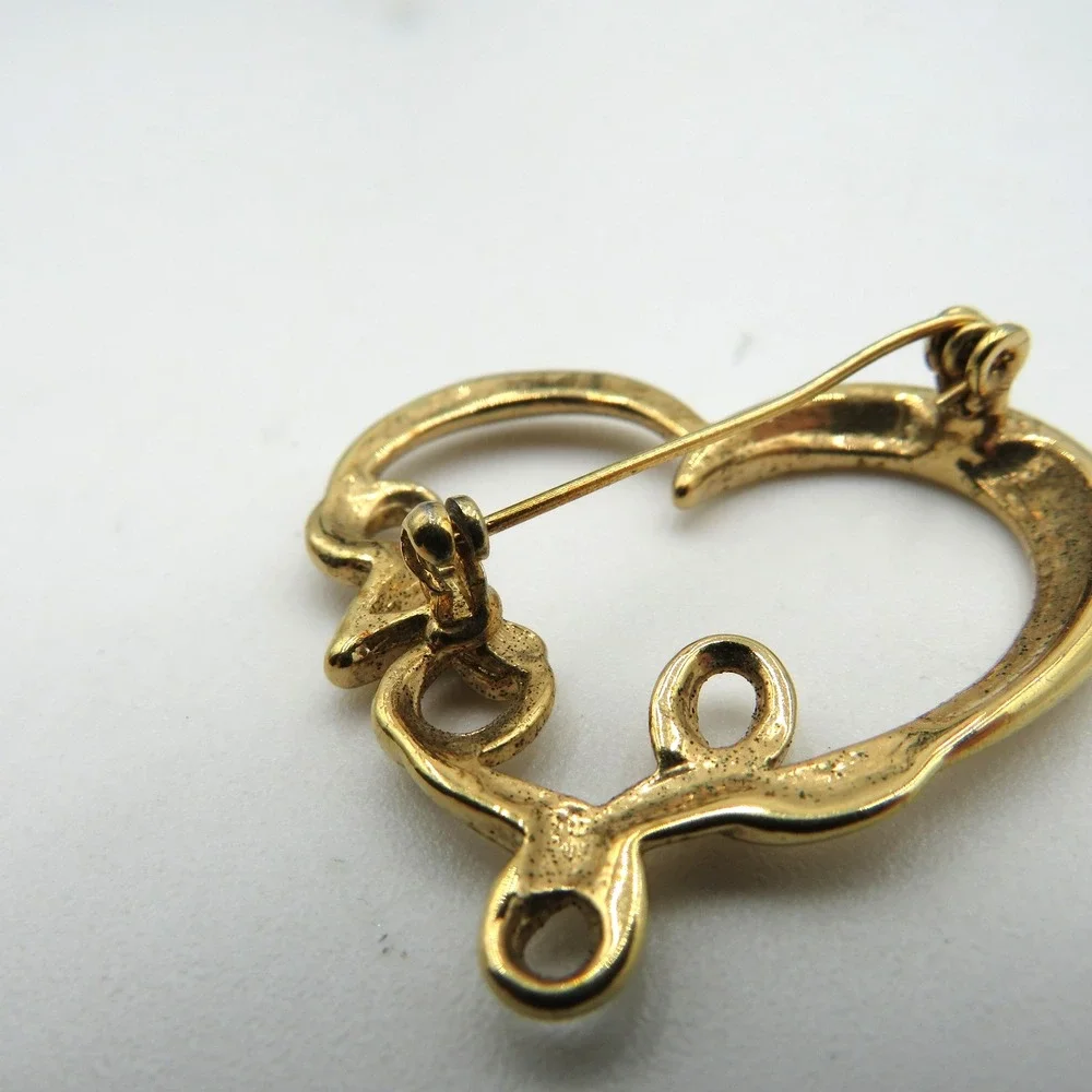 Heart Love Brooch Pin Gold Tone Script Open Heart Cursive Romantic Gift Costume‎