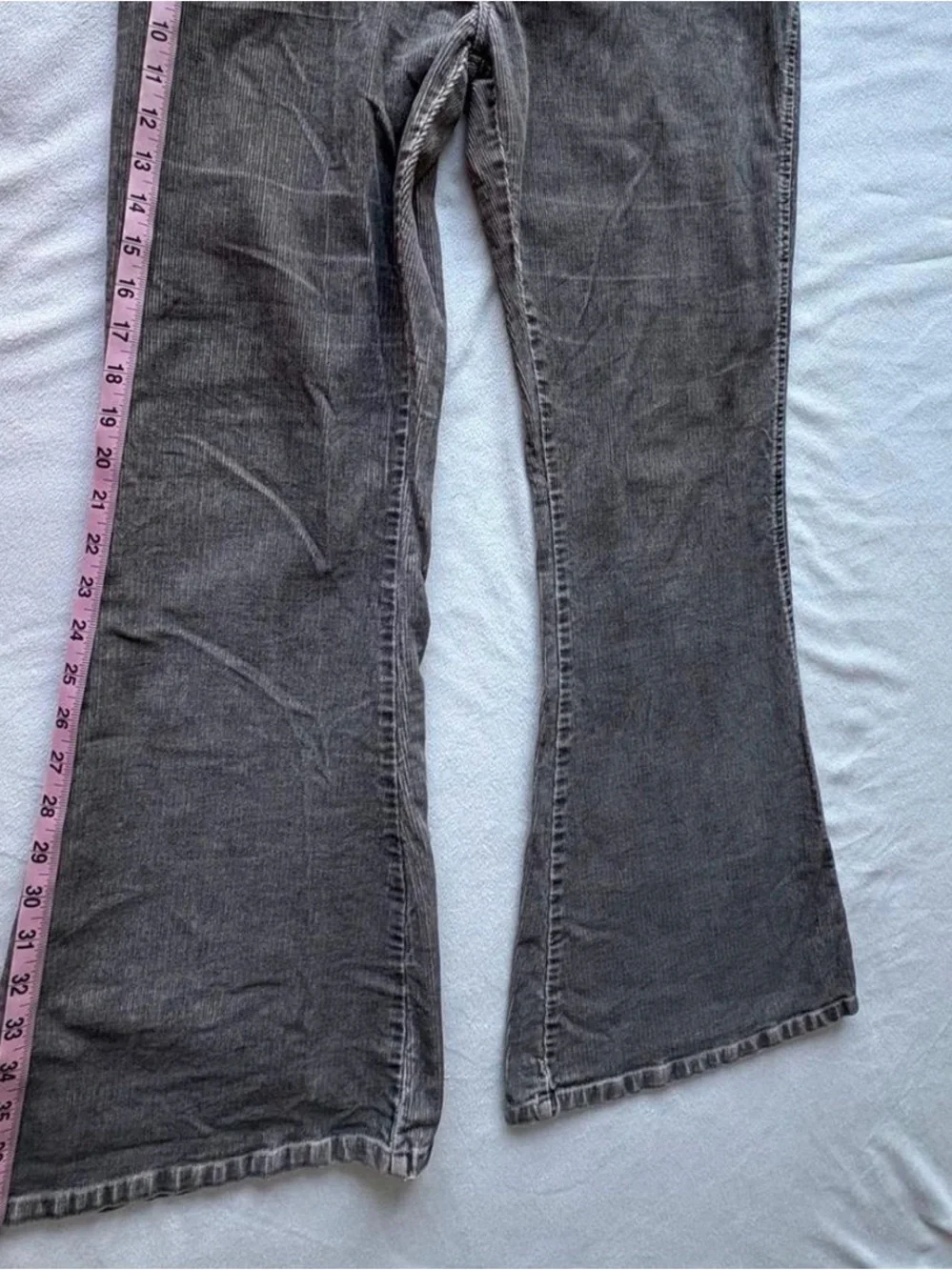 Silver Jeans Women's Wide Leg Flare in Charcoal Gray Size 30 inch waist