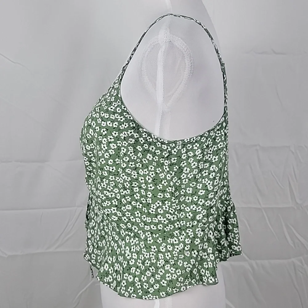 Wild Fable Size L Green Floral Cinch Front Crop Halter Top, Exc. Used Condition