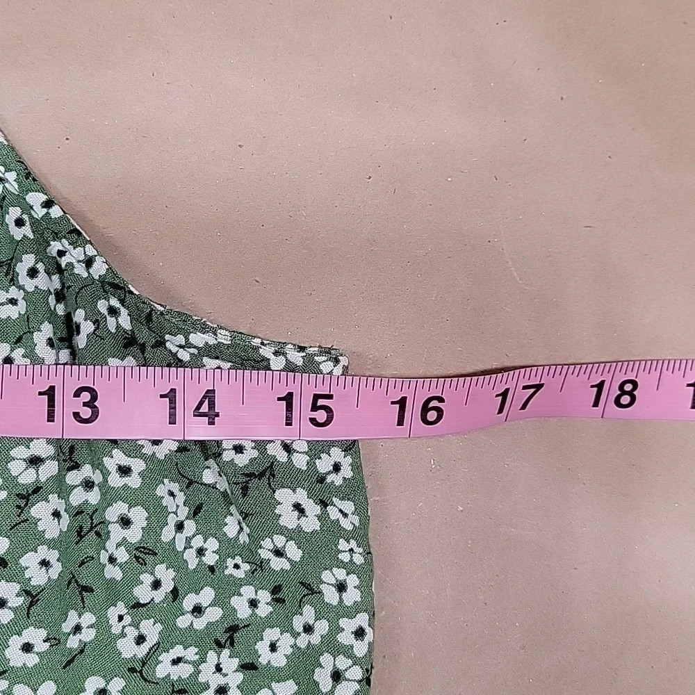 Wild Fable Size L Green Floral Cinch Front Crop Halter Top, Exc. Used Condition