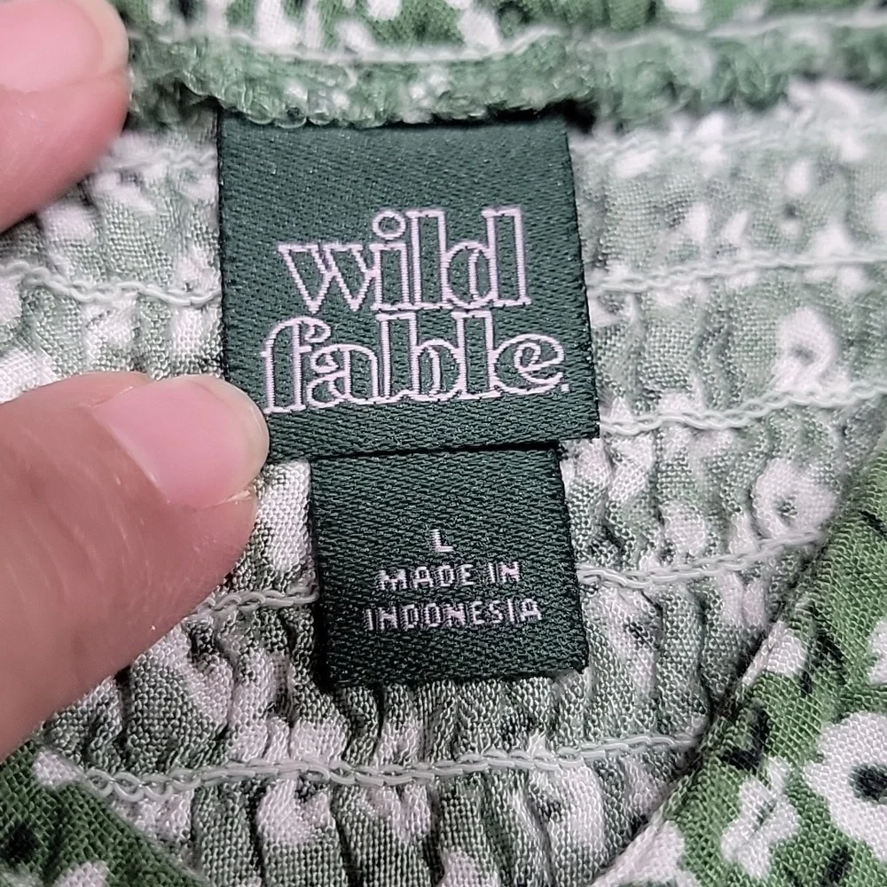 Wild Fable Size L Green Floral Cinch Front Crop Halter Top, Exc. Used Condition