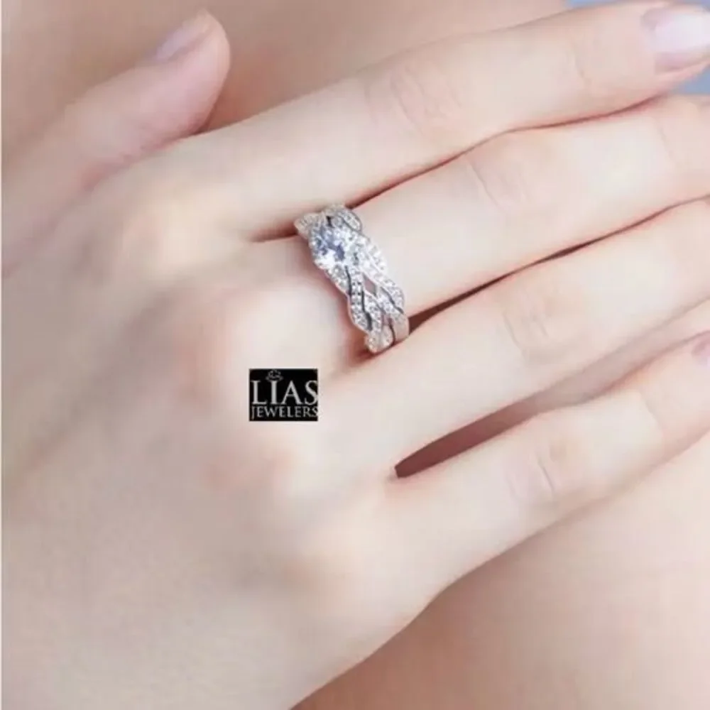 Brand New 18k White Gold Wedding Ring Set