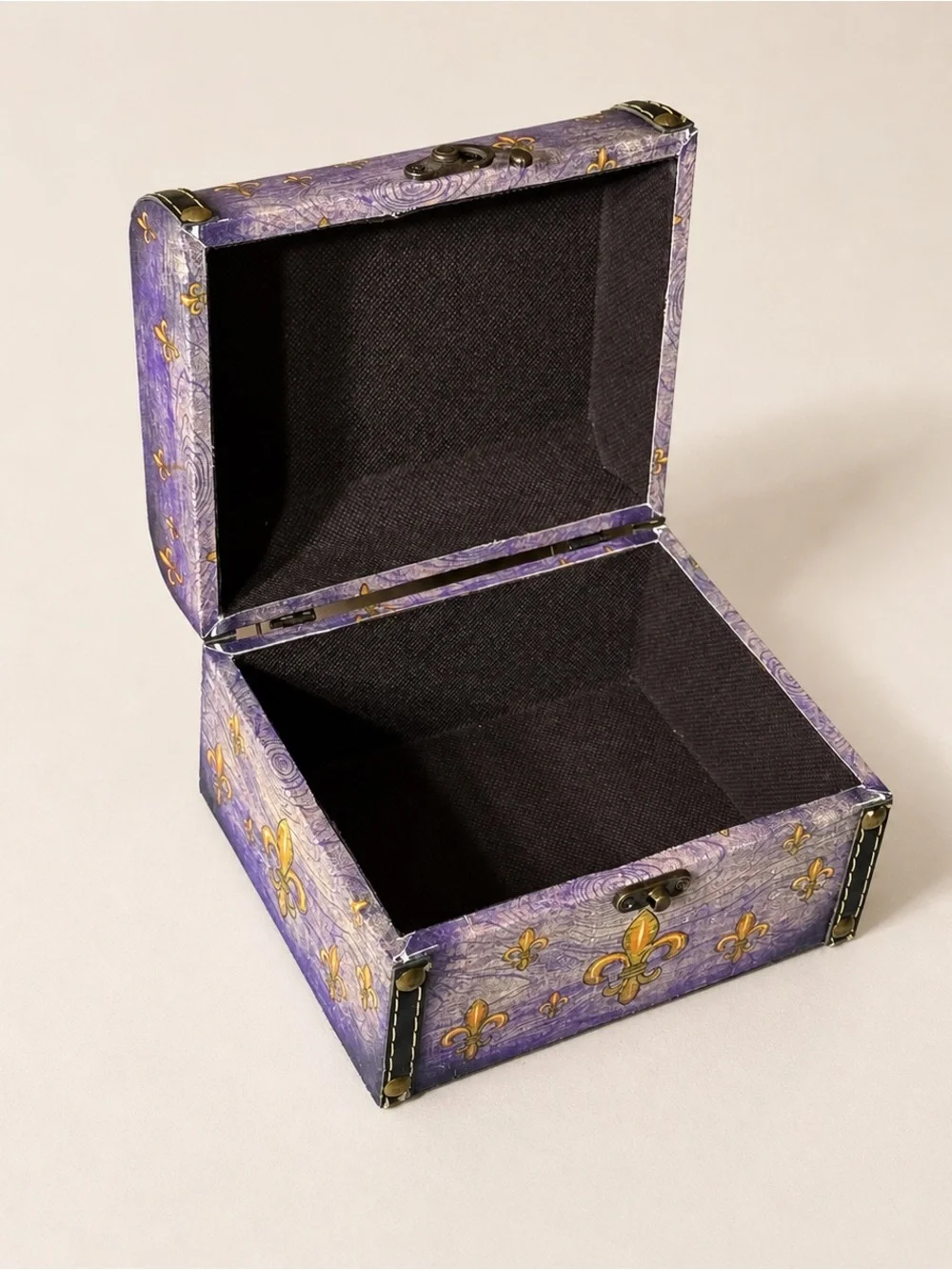 N/A decorative trinket