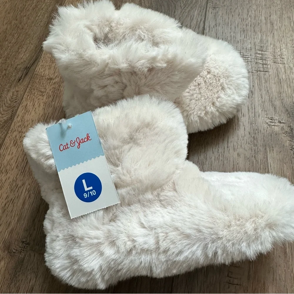 NWT! Cat & Jack Girl’s Booties, Slippers, Non-skid, Easy‎ On, Faux Fur, L 9/10