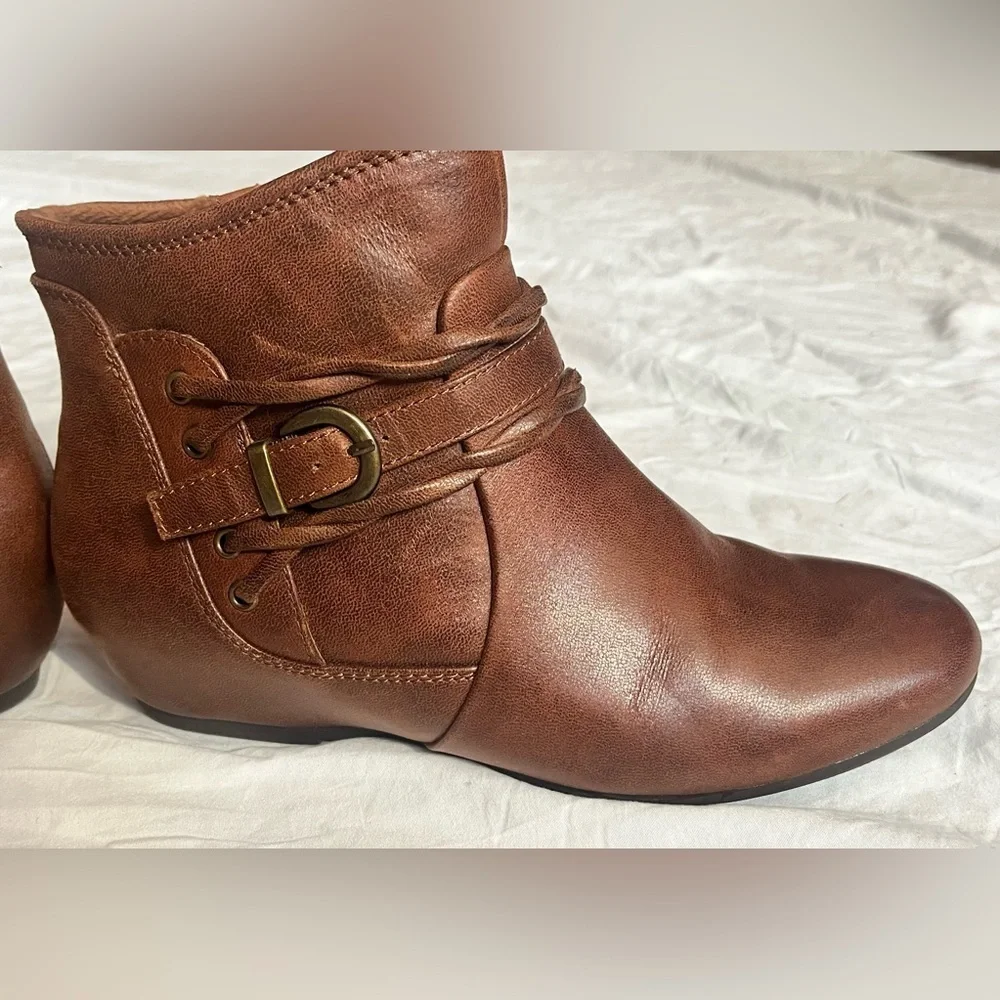 Rebound Patent Pending by Baretraps Women’s Wedge Brown Leather Boots Size 7.5