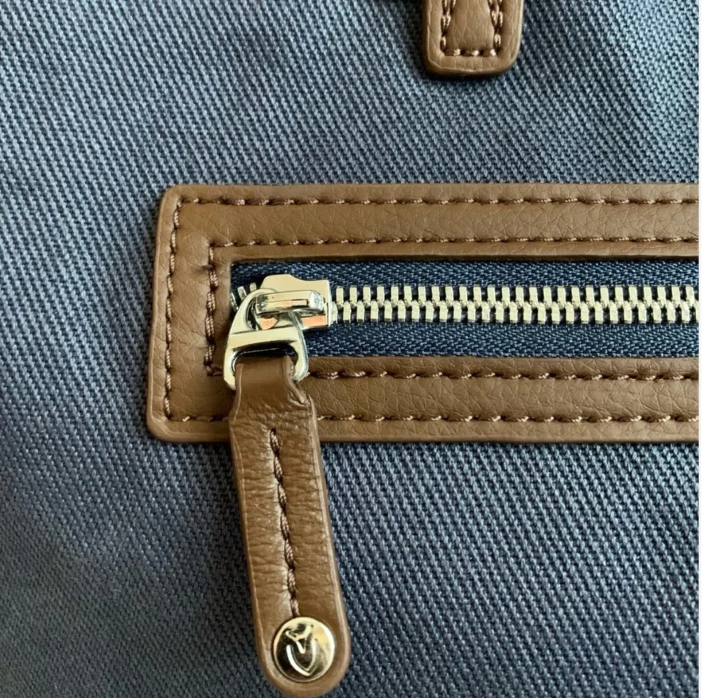 Vessel brown blue