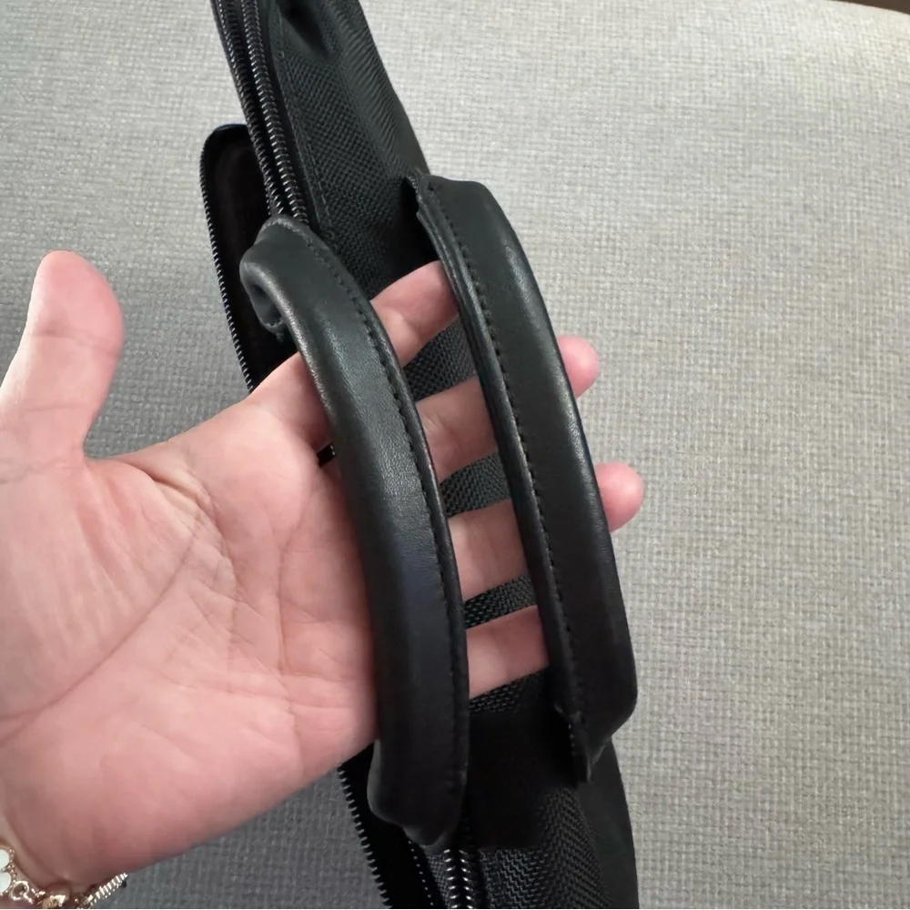 Tumi sleek black