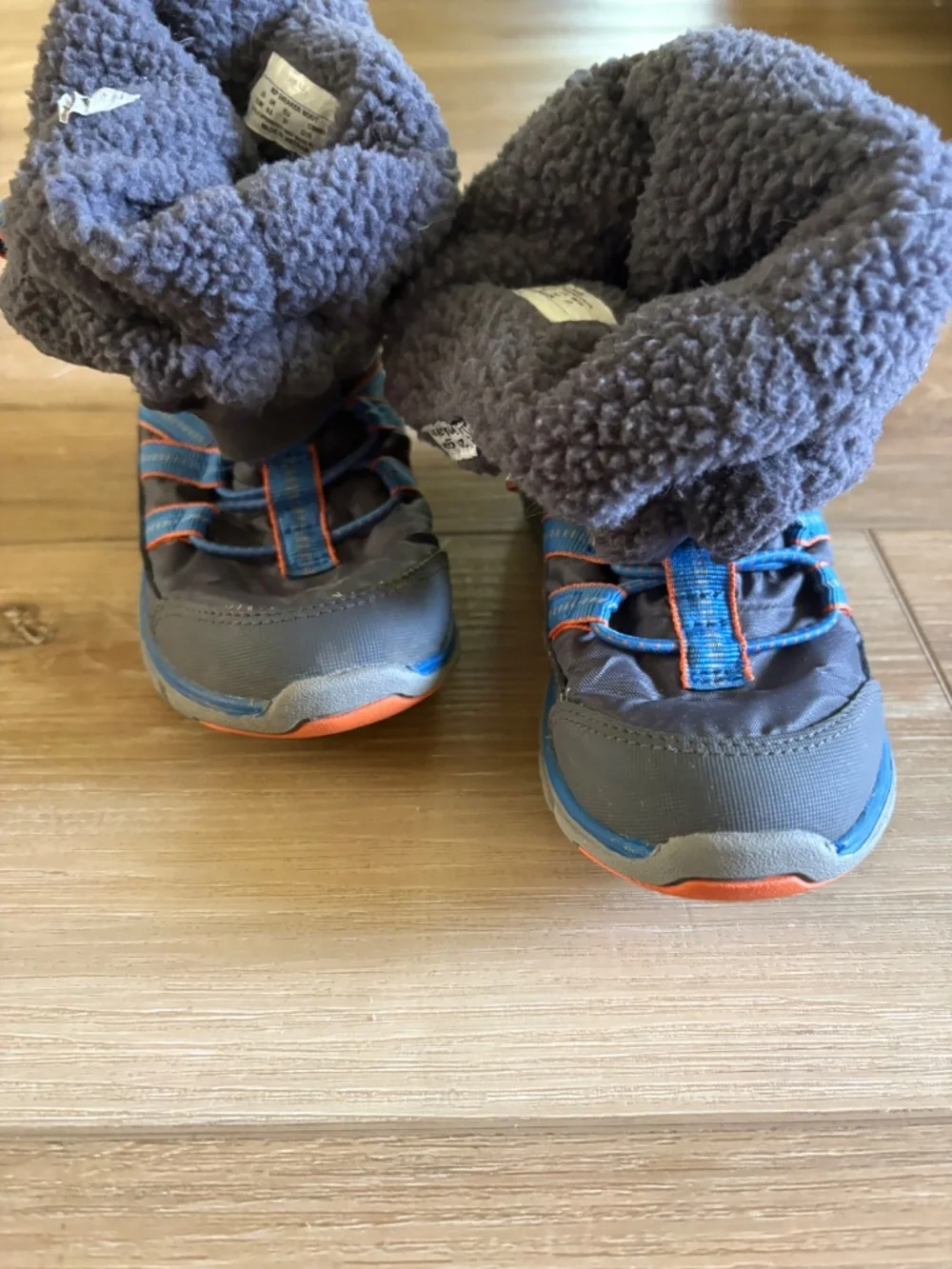 Boys 10.5 Stride Rite Pull-on Snow Boots