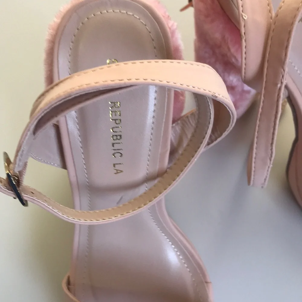 SHOE REPUBLIC LA TEDDY HEEL PINK SIZE 8