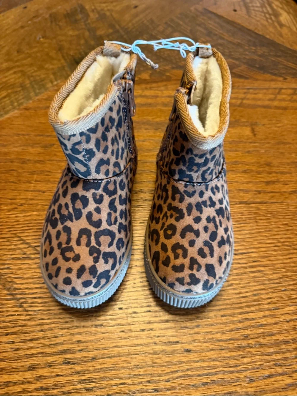 Cat & Jack leopard print