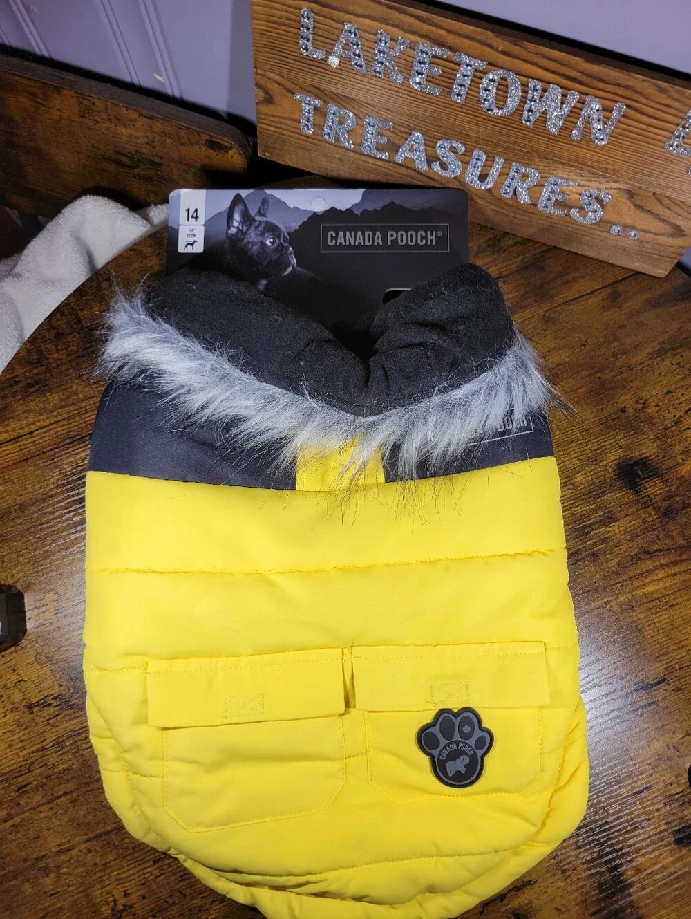Canada Pooch nwt canada
