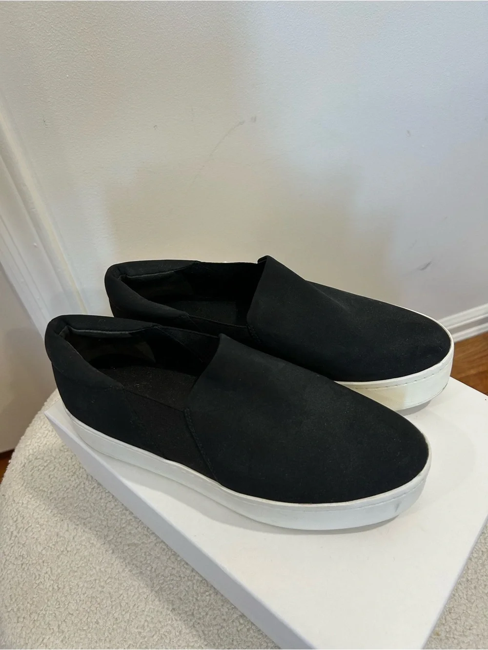 Vince Warren Black Slip-On Platform Sneakers Size 7