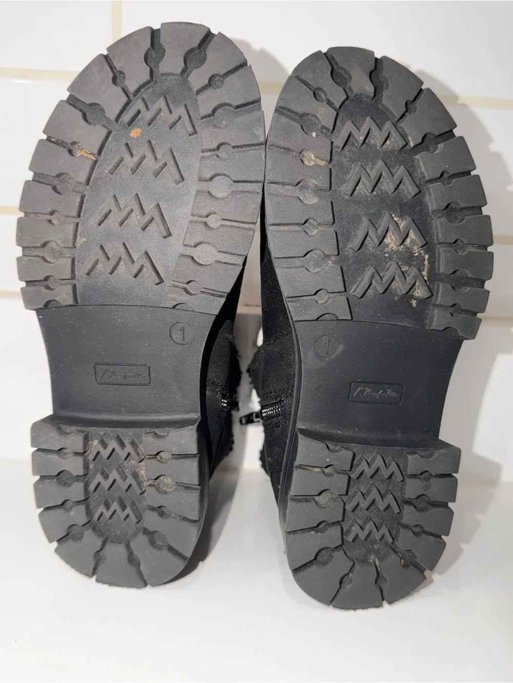 K KomForme brand komforme