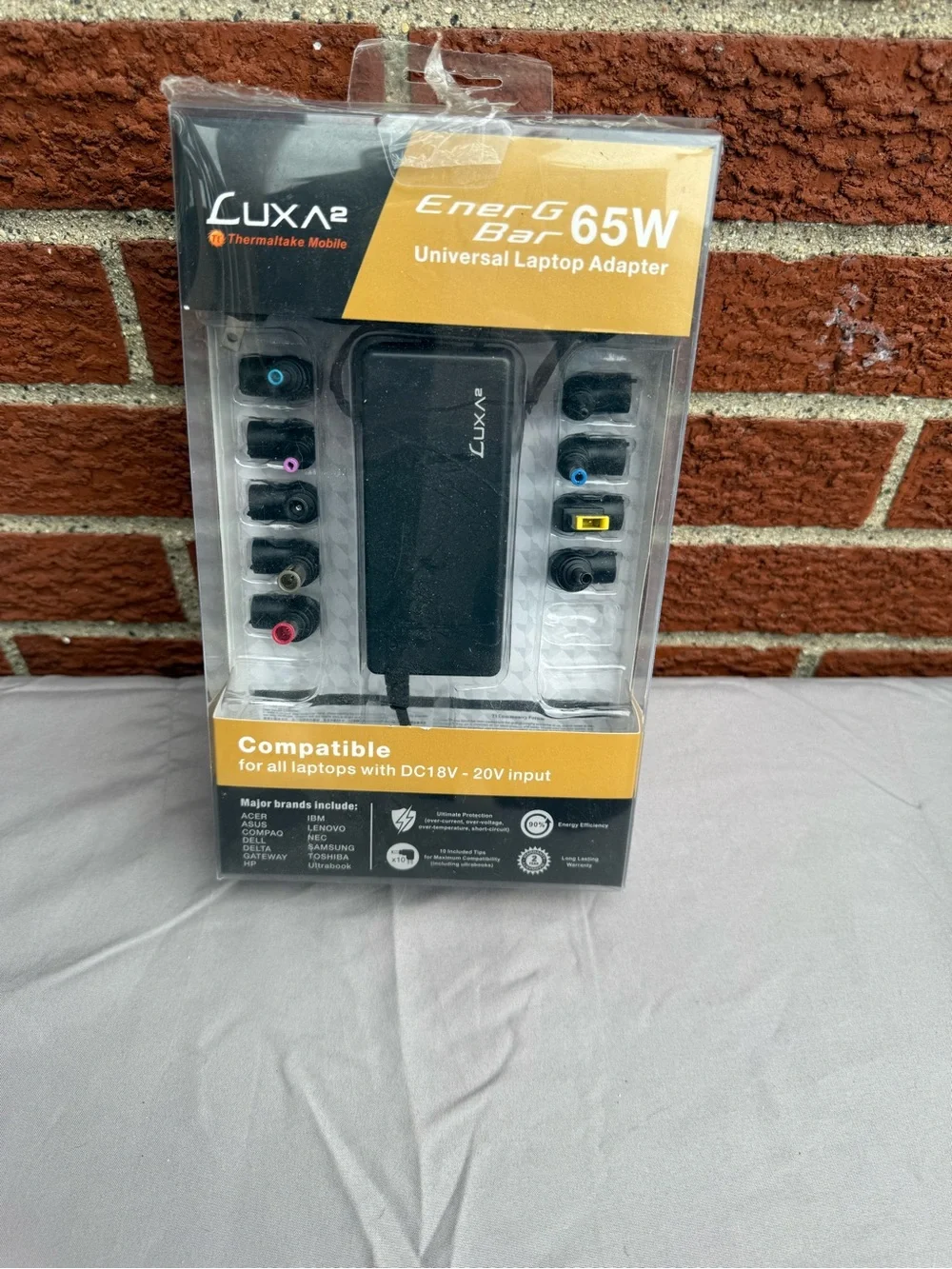 LUXA2 65W Universal Laptop Charger Adapter NEW