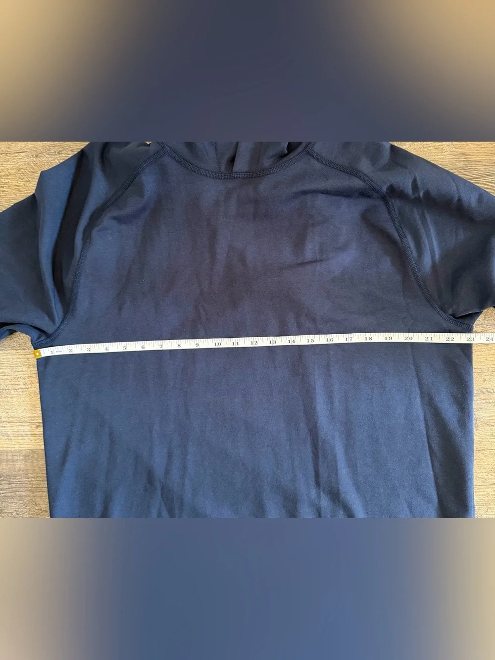 J CREW men’s Size Large Navy Performance Hoodie UPF 50+ Moisture Wicking
