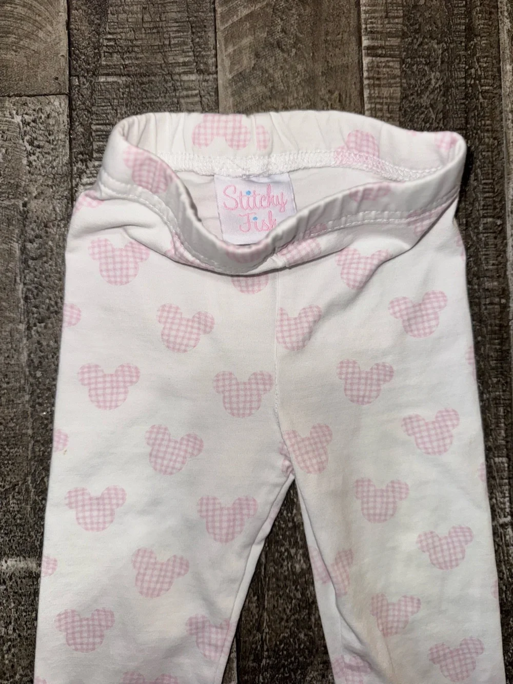 Stitchy Fish soft pink