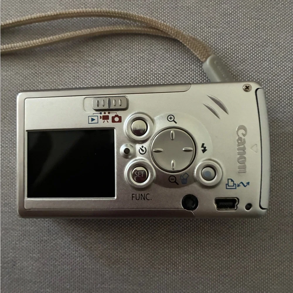 Canon Silver Digital IXUS Compact Camera