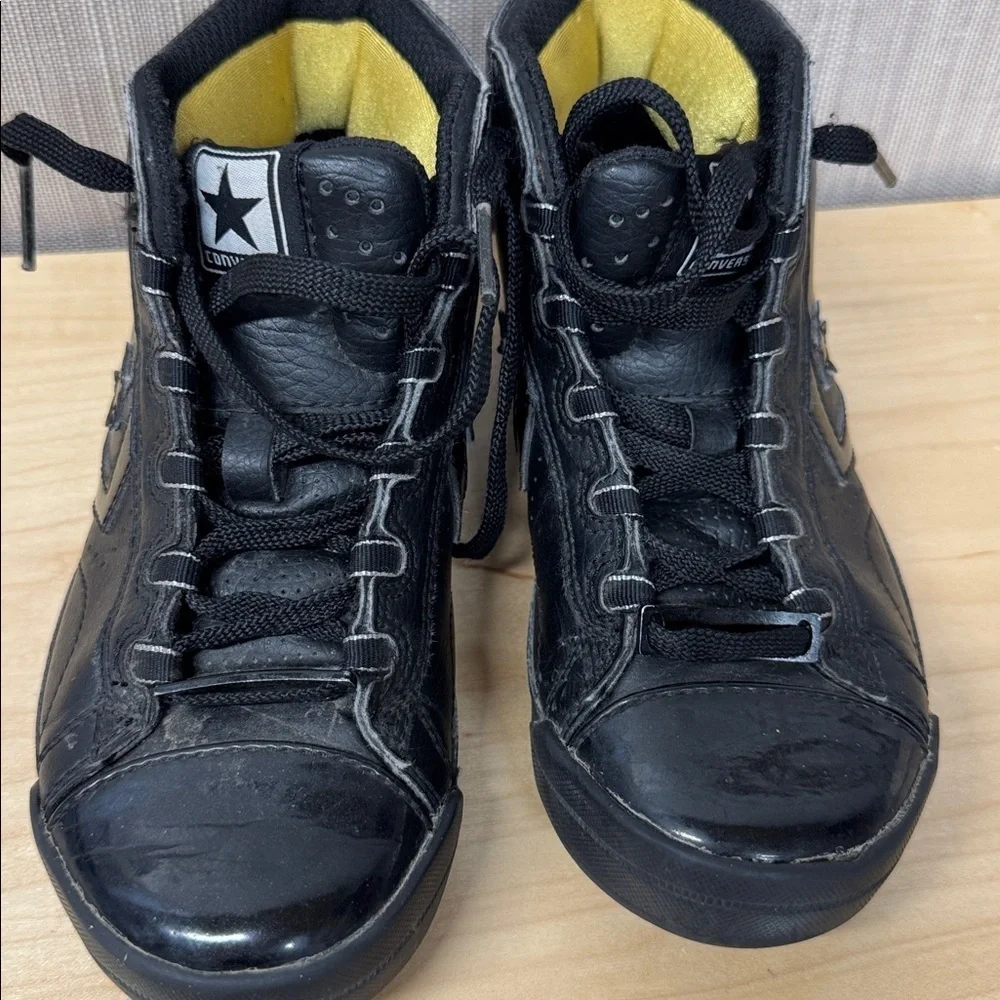 Converse black mid