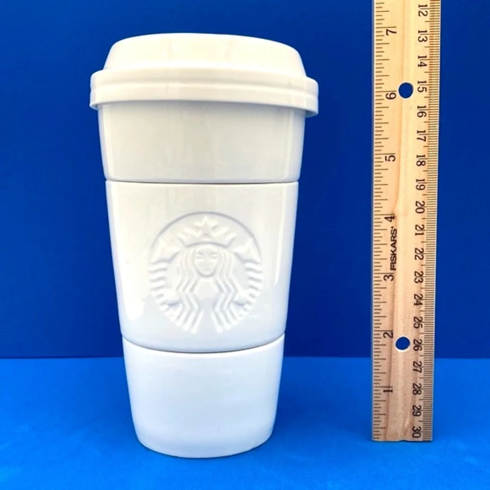 Starbucks serve holiday