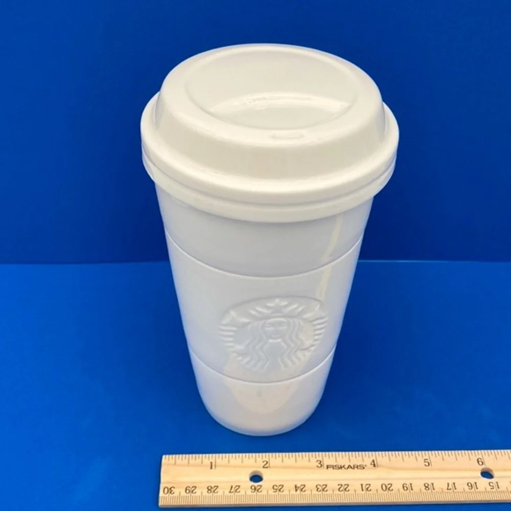 Starbucks serve holiday