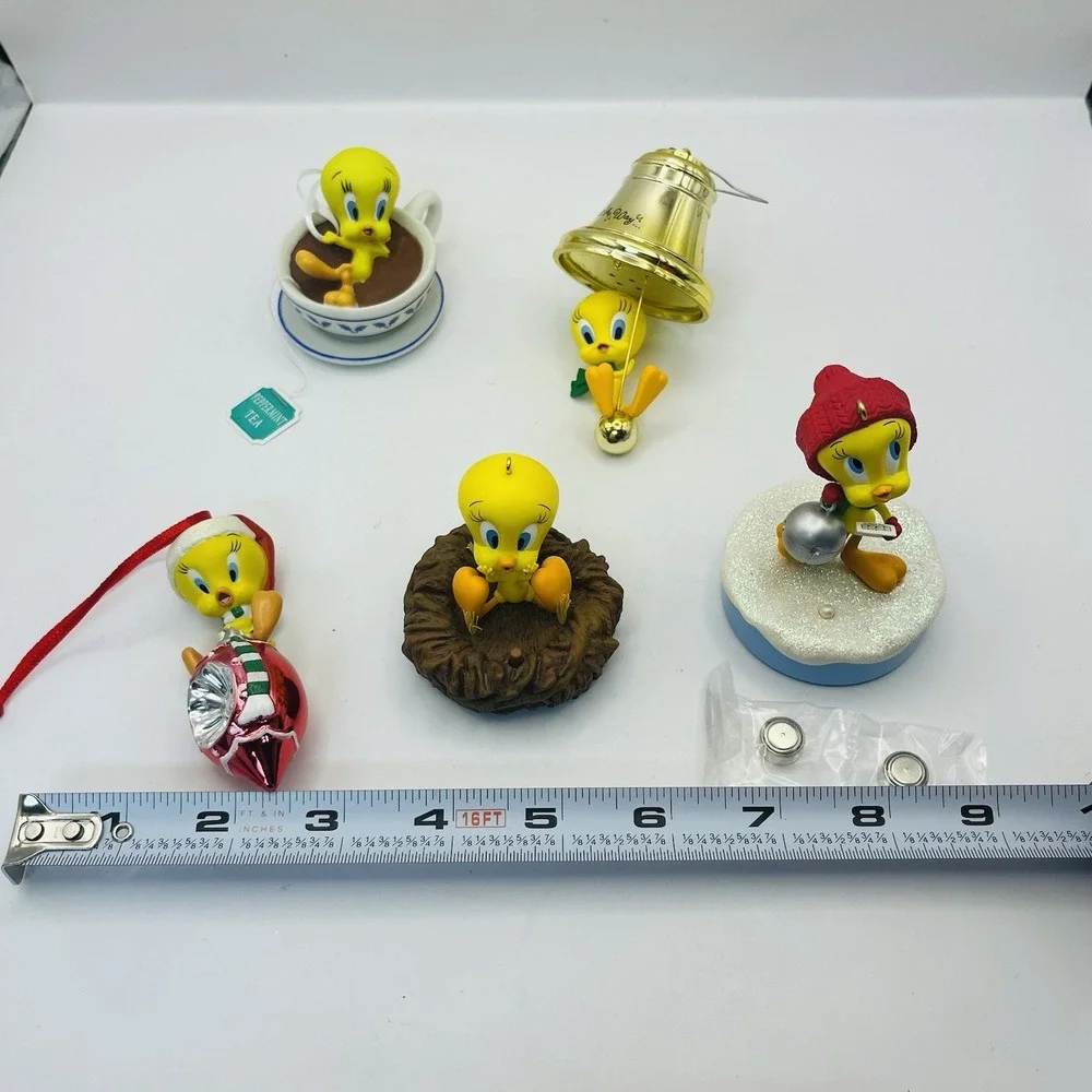 Hallmark Keepsake Looney Tunes Tweety Bird Christmas Ornament Lot of 5