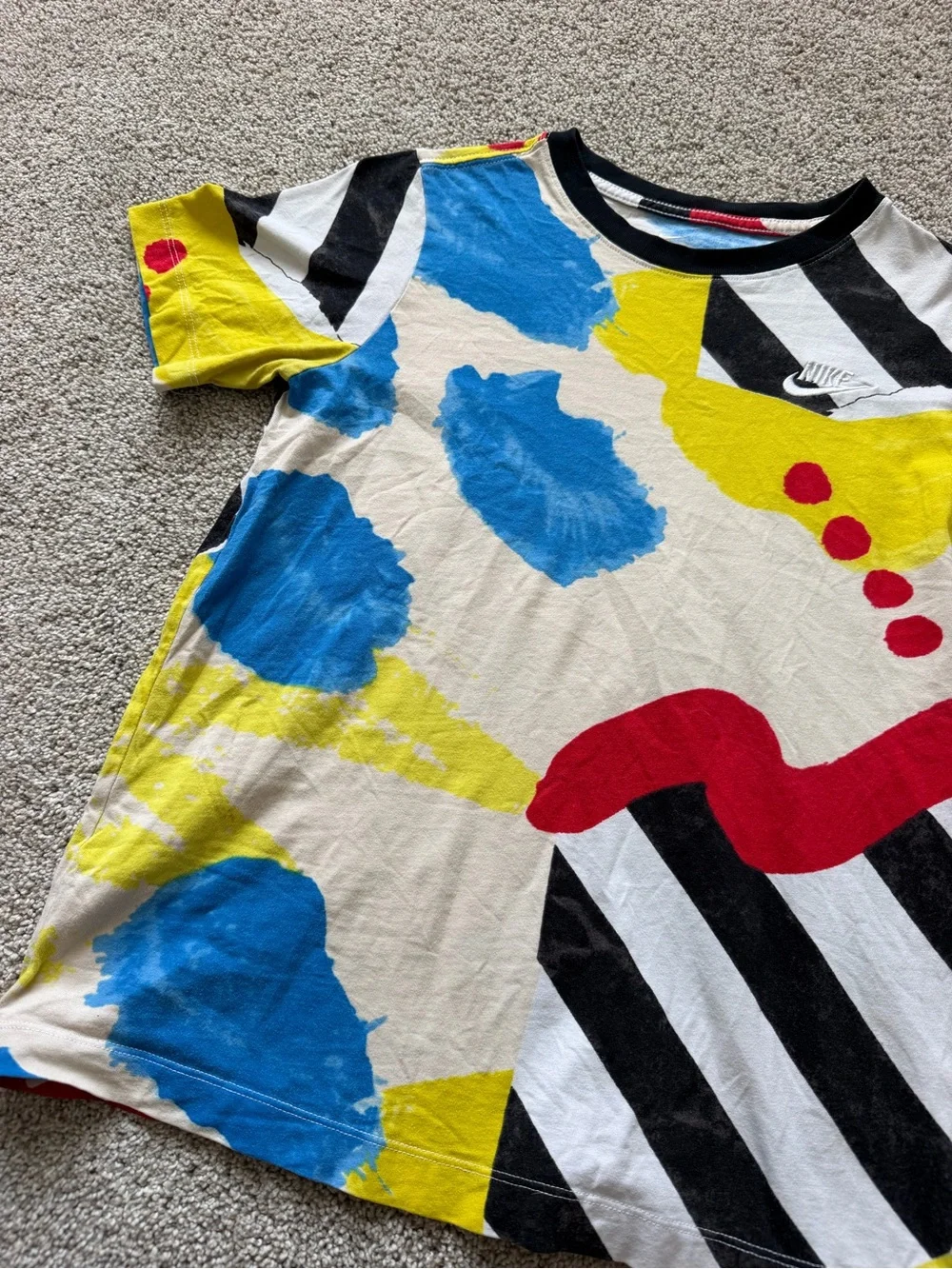 Nike bold abstract