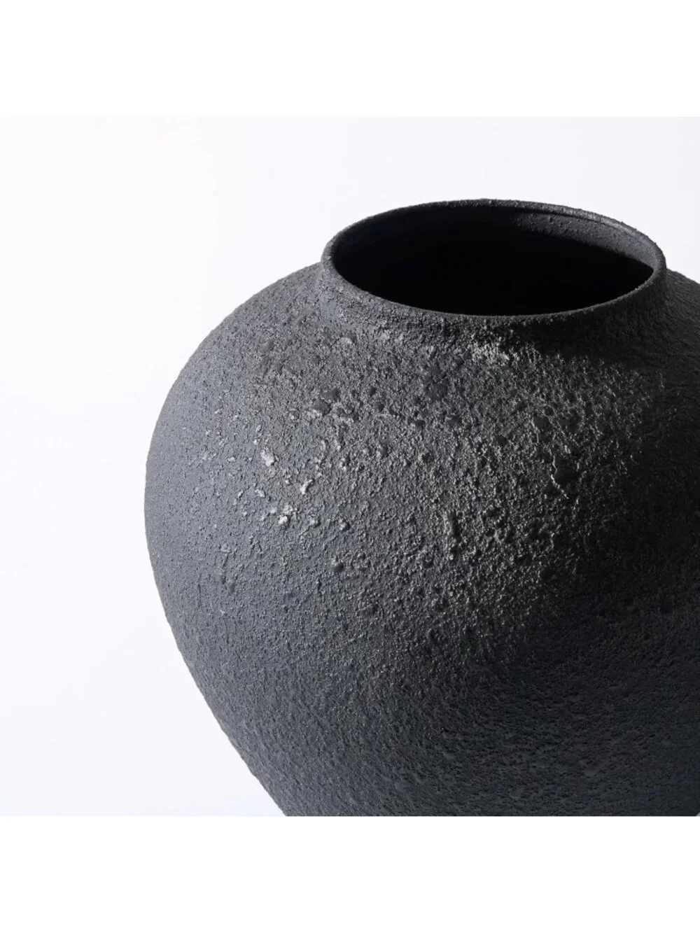 N/A elegant black