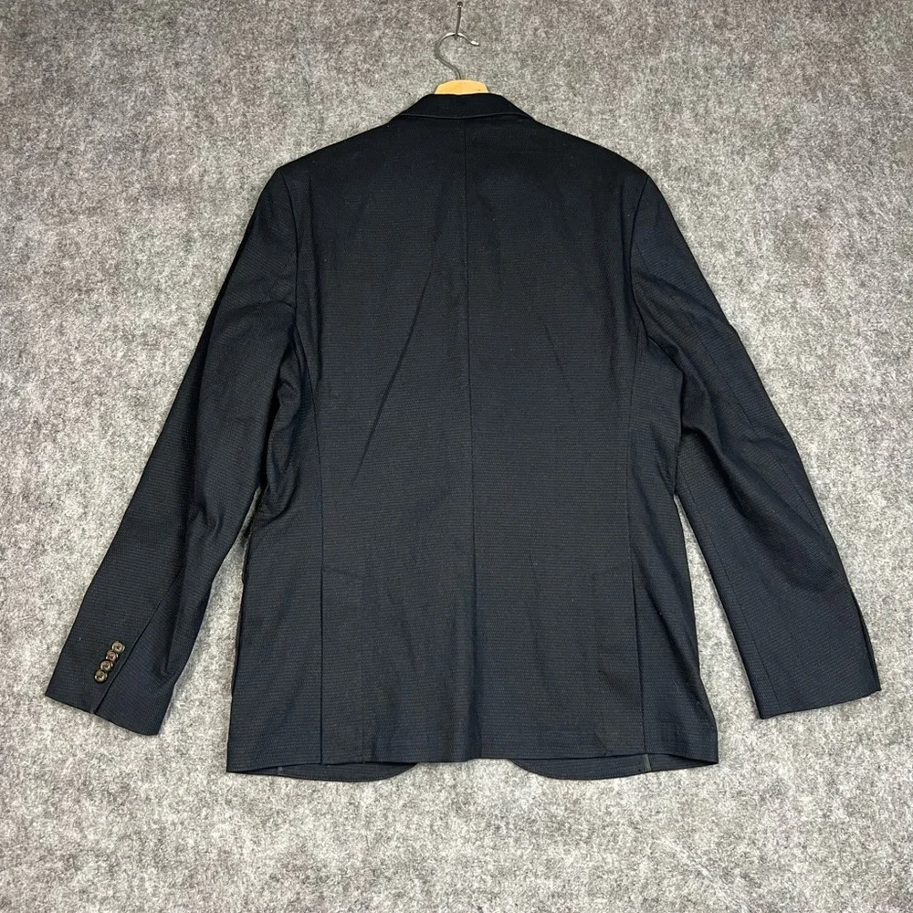 Abercrombie & Fitch tailored two