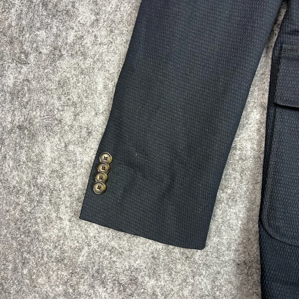 Abercrombie & Fitch tailored two