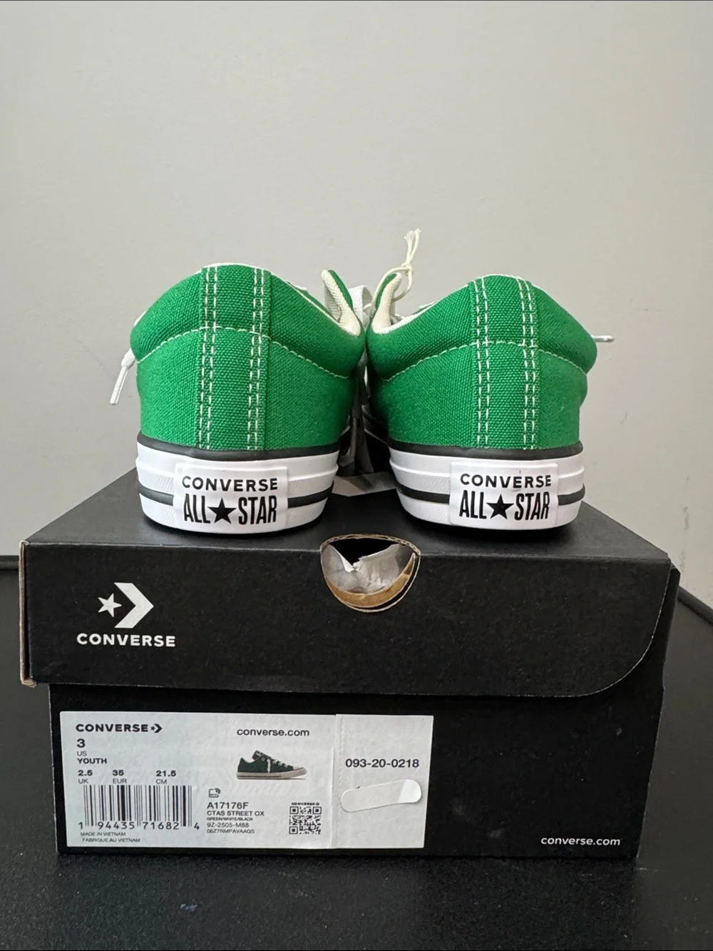 Converse canvas upper