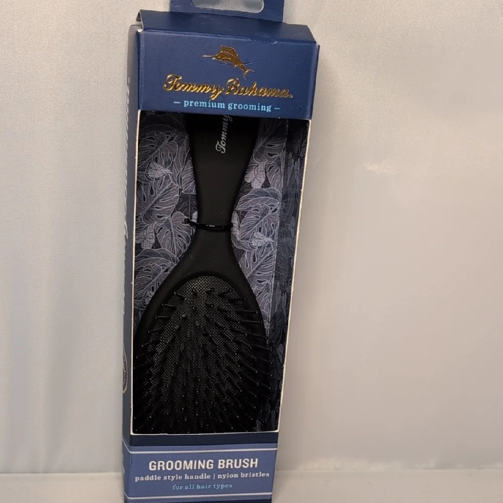 Tommy Bahama Grooming Brush