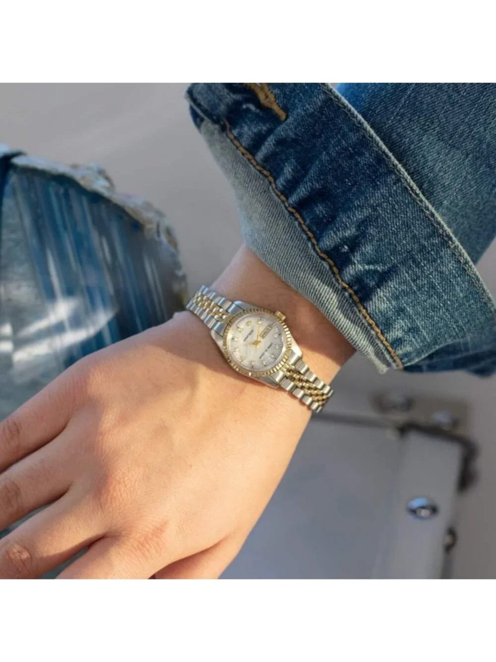 Elegant Crystal Accented Women's Bracelet Watch - Stylish Timepiece for Any