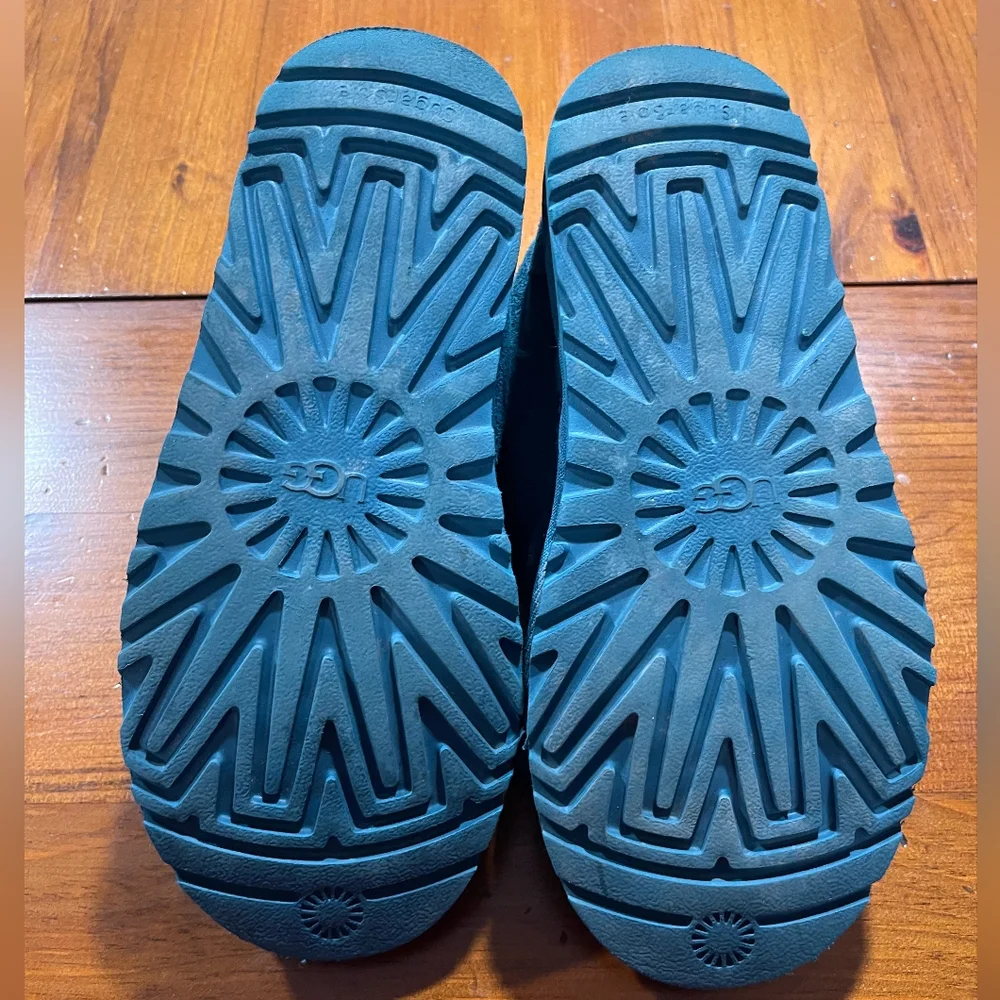 UGG excellent preowned
