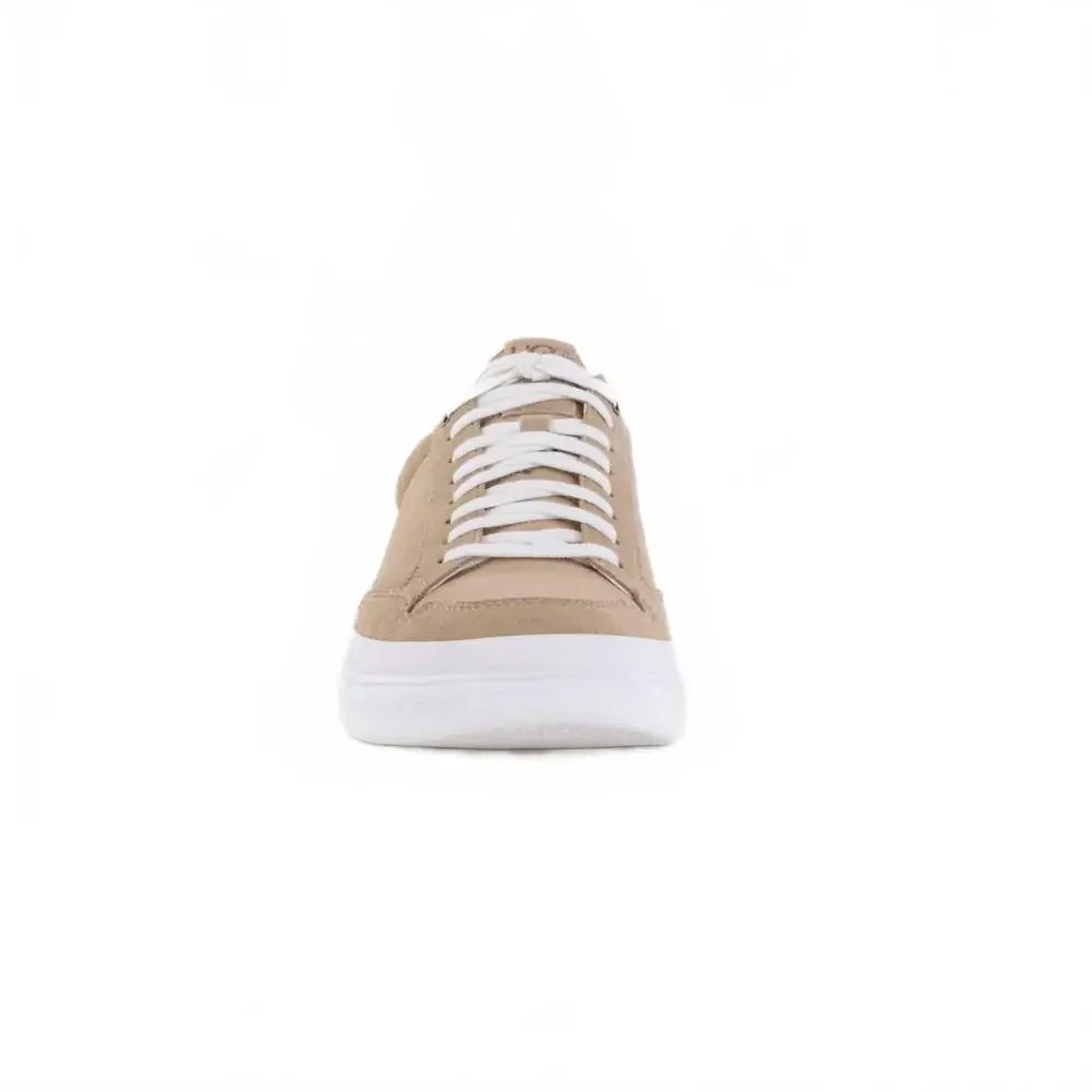 UGG casual low