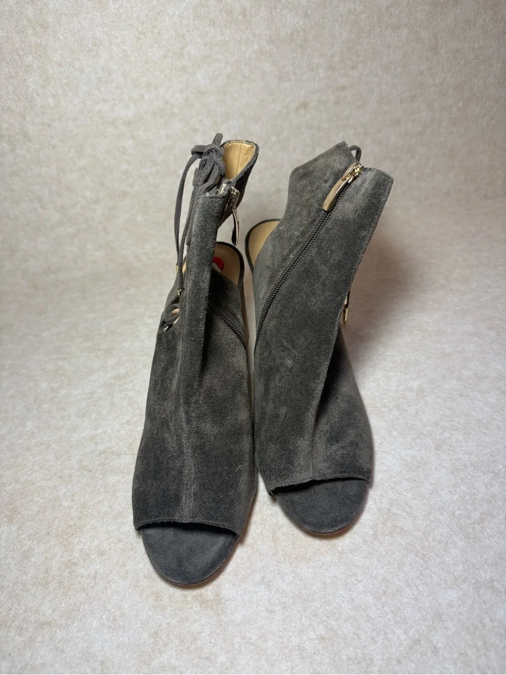 Vaneli details heel