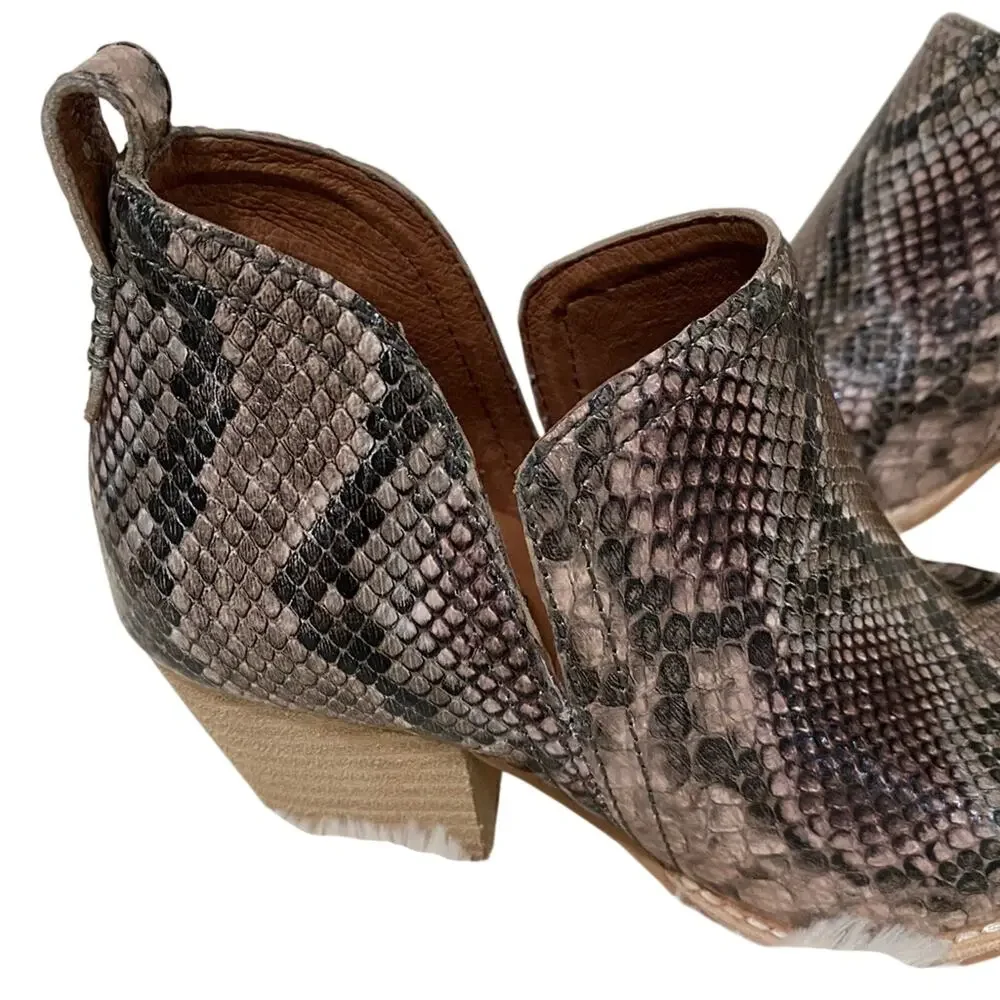 Jeffrey Campbell Rosalee Ankle Booties Size 6 NWT