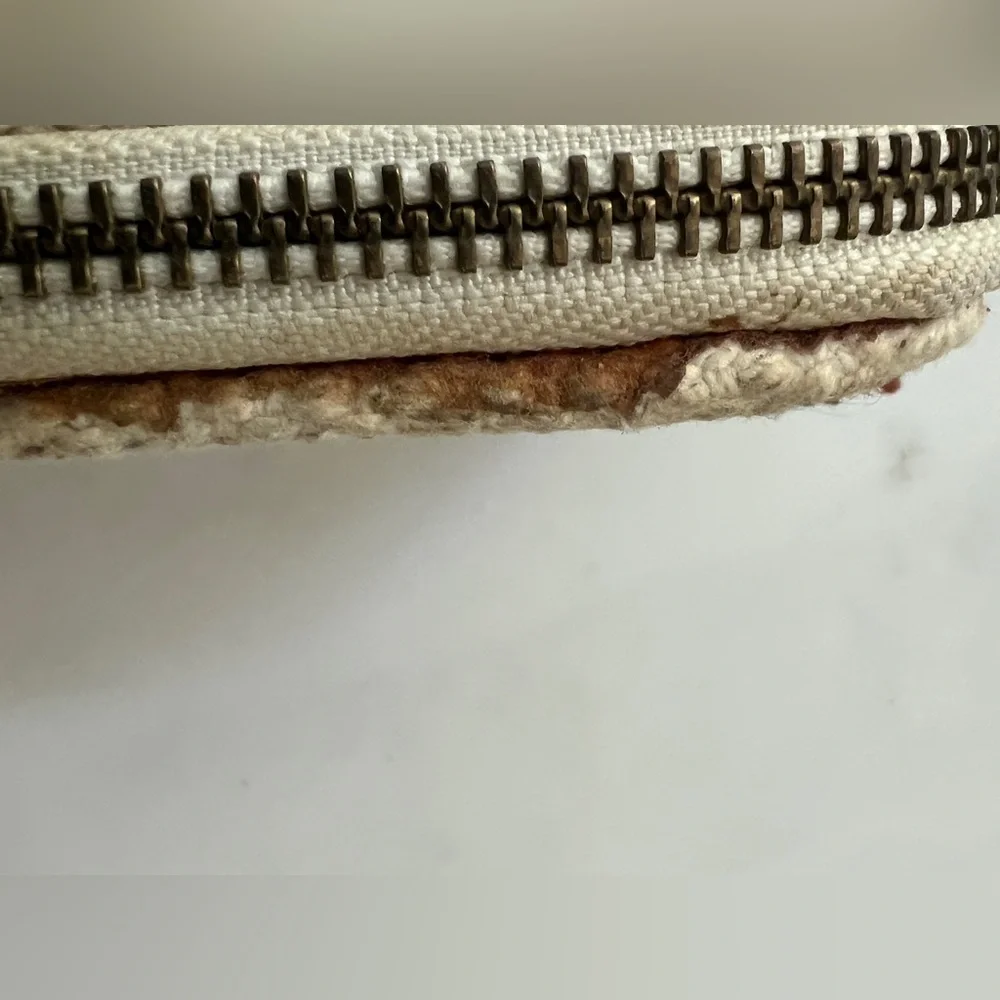 Universal Thread shipping from embroidered
