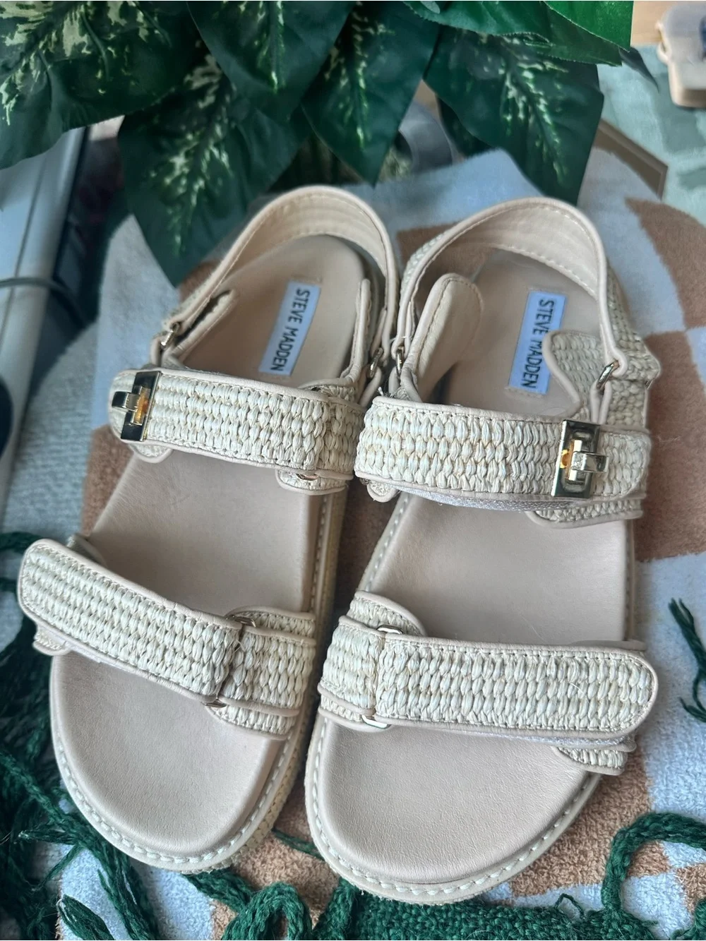 Steve Madden woven platform