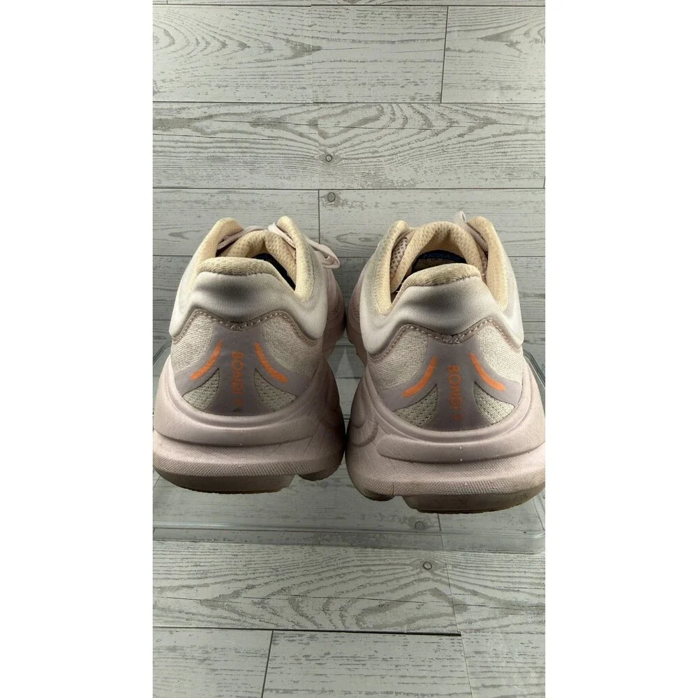 Hoka One One wear tread
