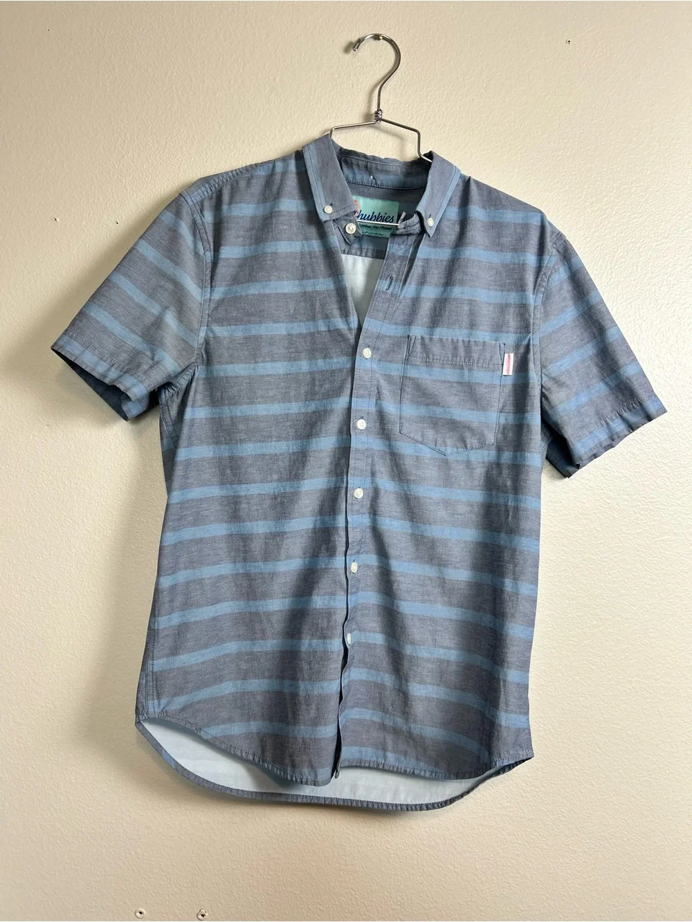 chubbies Gray and Blue Striped Short-Sleeve Button-Down Shirt