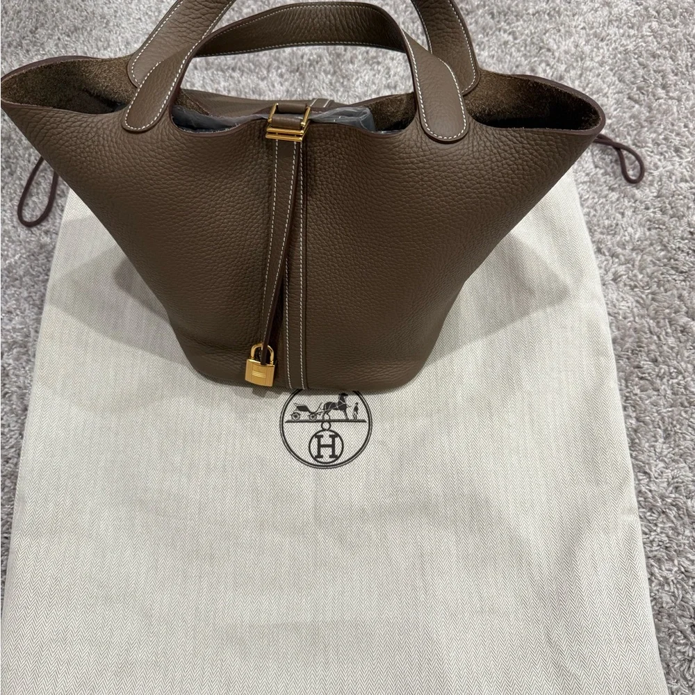 Hermes authentic hermès