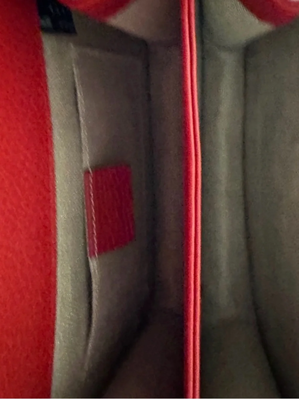 Gucci Interlocking G Small Crossbody Bag Red Grained Calfskin Leather